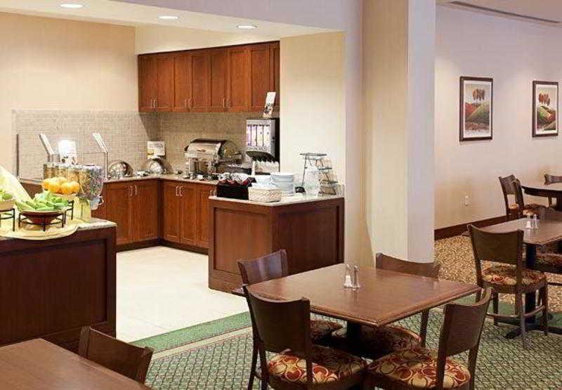 Residence Inn Houston West Energy Corridor Restaurant photo